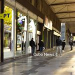 Lunga fila per supermercato