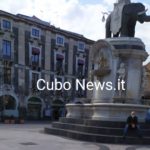 Piazza Duomo ore 12.00 mese di aprile